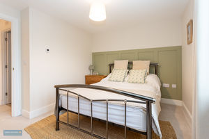 Bedroom- click for photo gallery